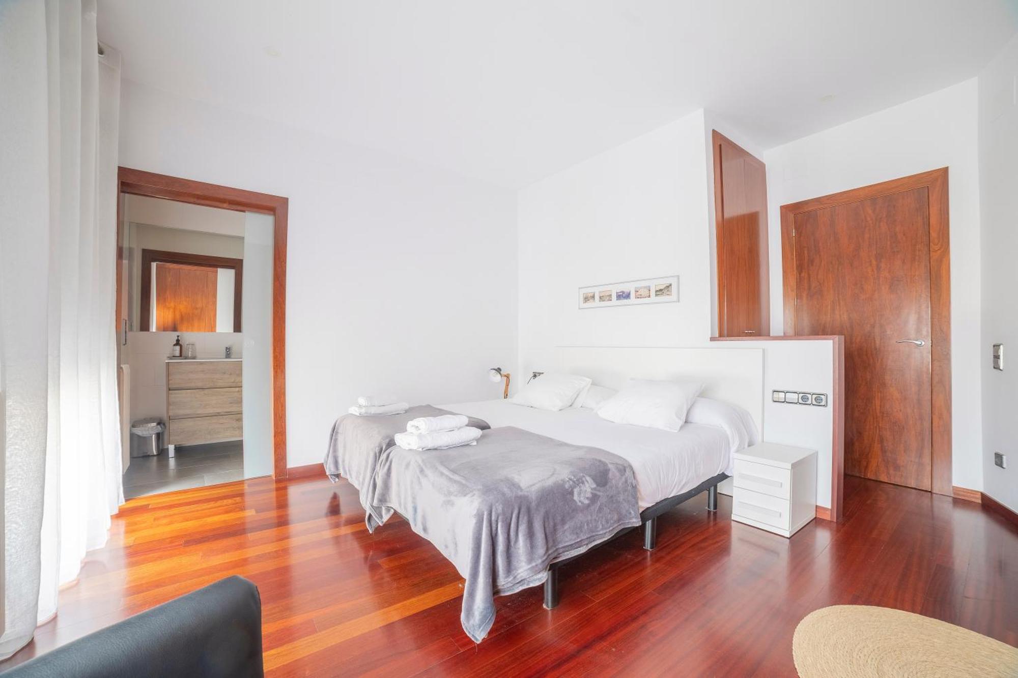 Mazi Apartments Colon Vic Exterior photo