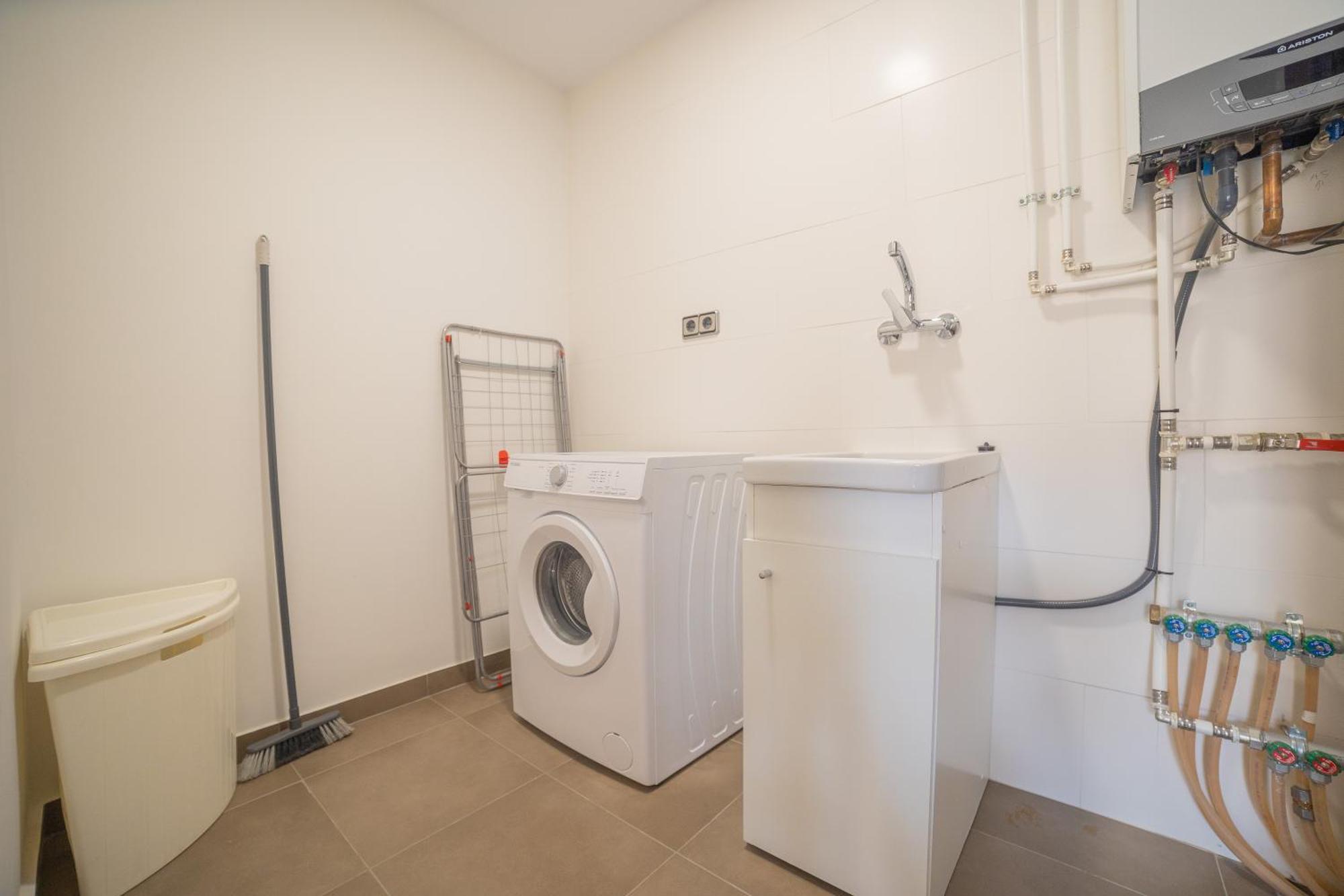 Mazi Apartments Colon Vic Exterior photo
