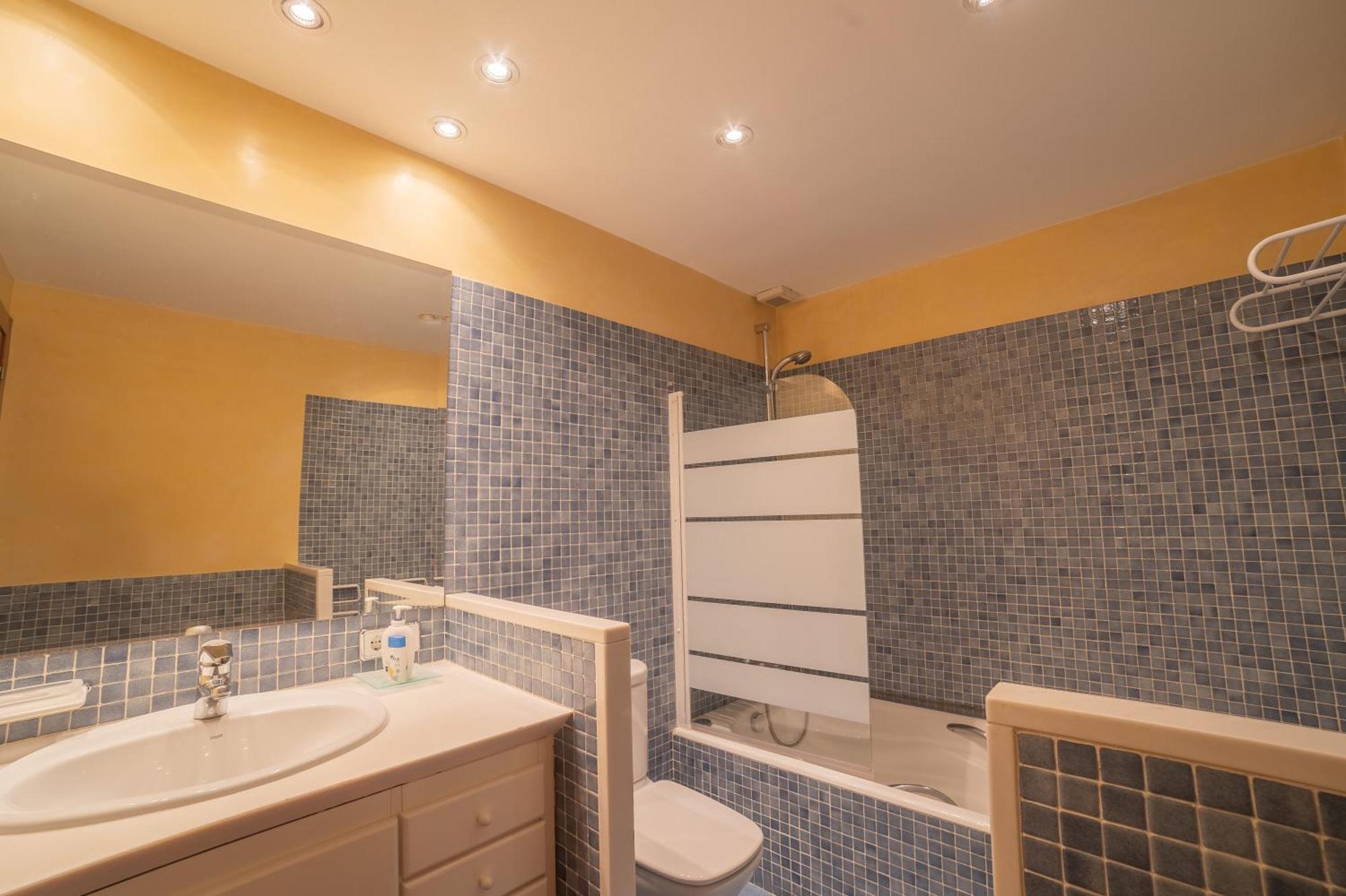 Mazi Apartments Colon Vic Exterior photo